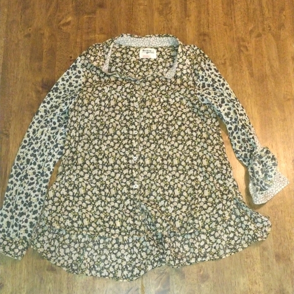 HOLDING HORSES Tops - Floral Ruffle Hemn 100% Cotton Holding Horses Anthropologie Button Down 6